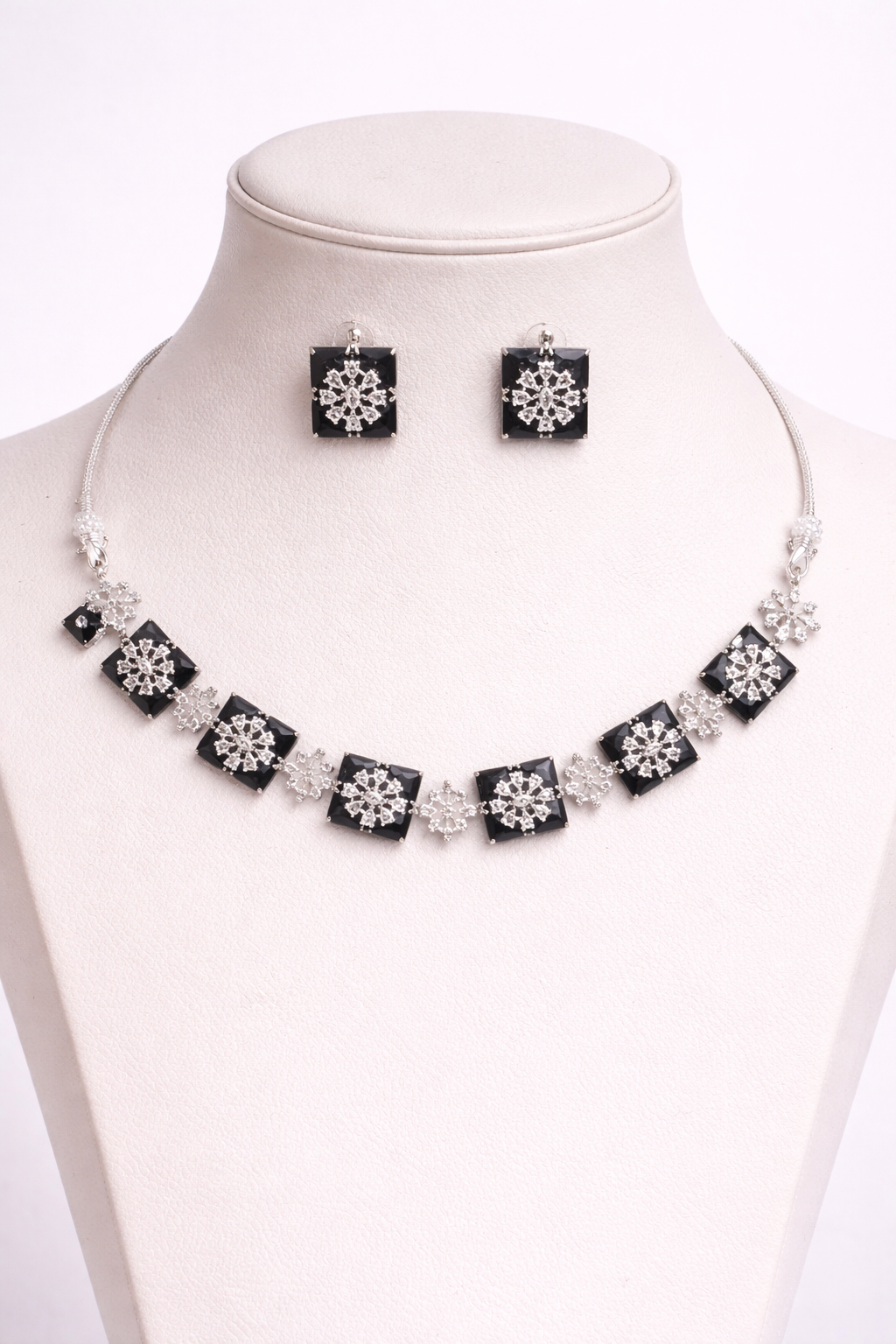 Black Stone Geometric Necklace Set with Stud Earrings