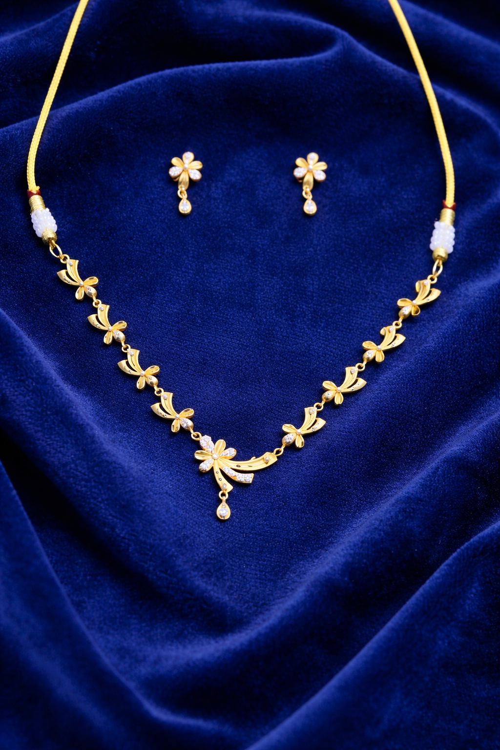 Stylish Gold Tone Necklace Set with Hanging Drop Earrings
