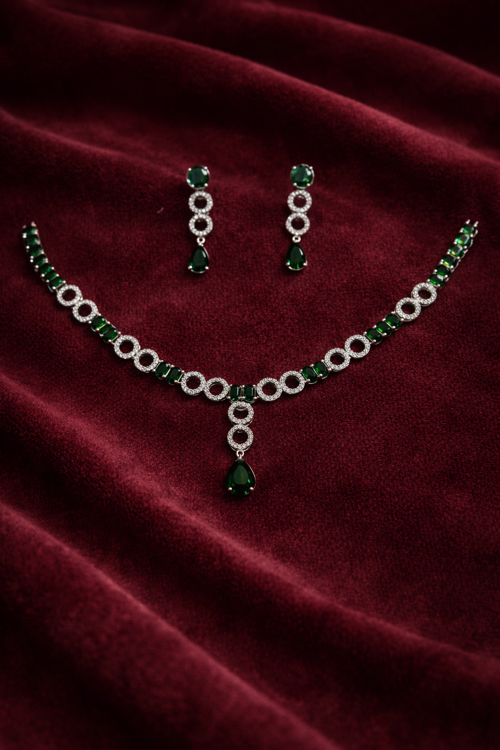 Green Stone Necklace Set with Circular Crystal Link Design