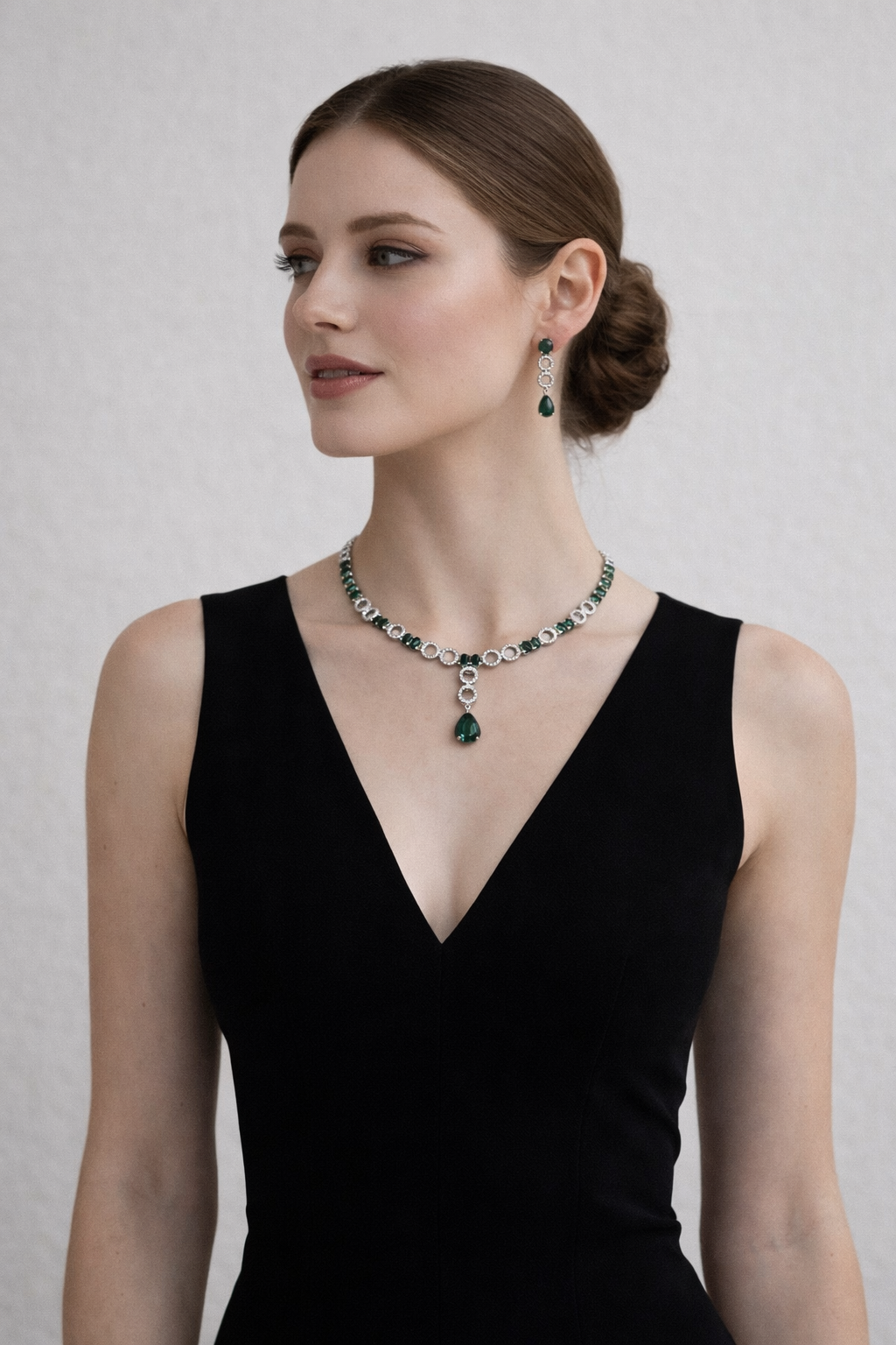 Green Stone Necklace Set with Circular Crystal Link Design