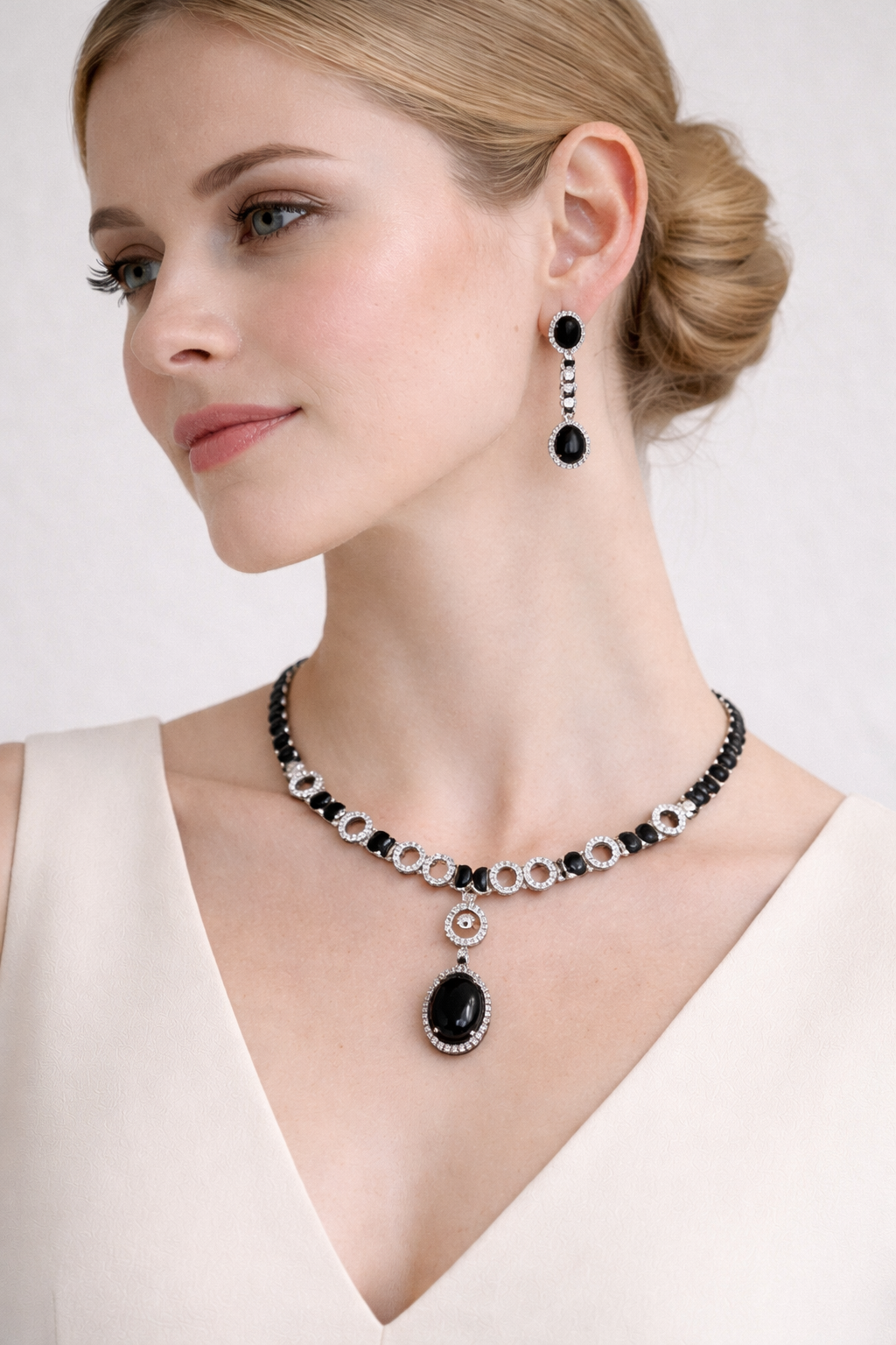 Elegant Black Crystal Necklace Set with Drop Earrings