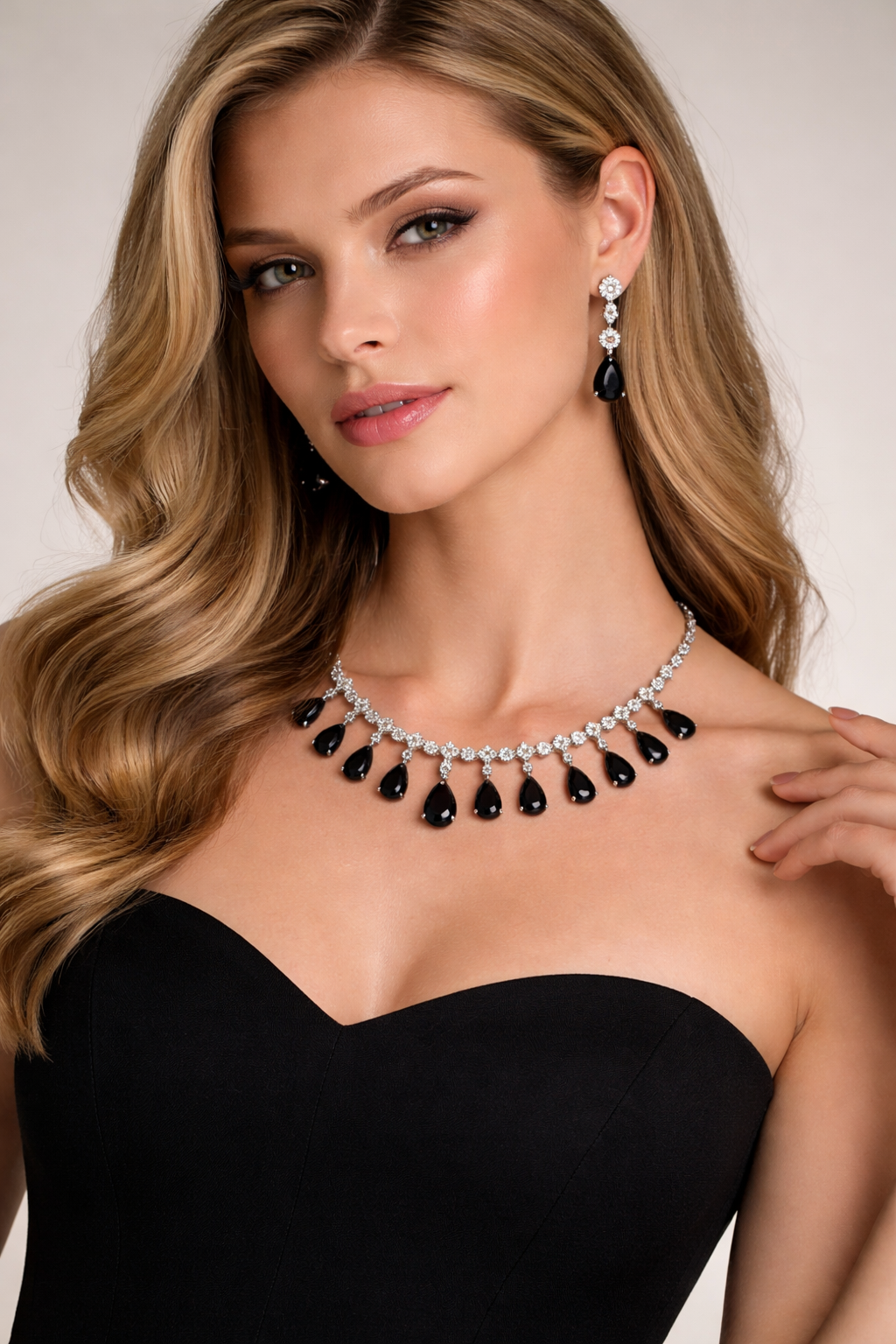 Black Teardrop Necklace Set with Crystal Fringe Design